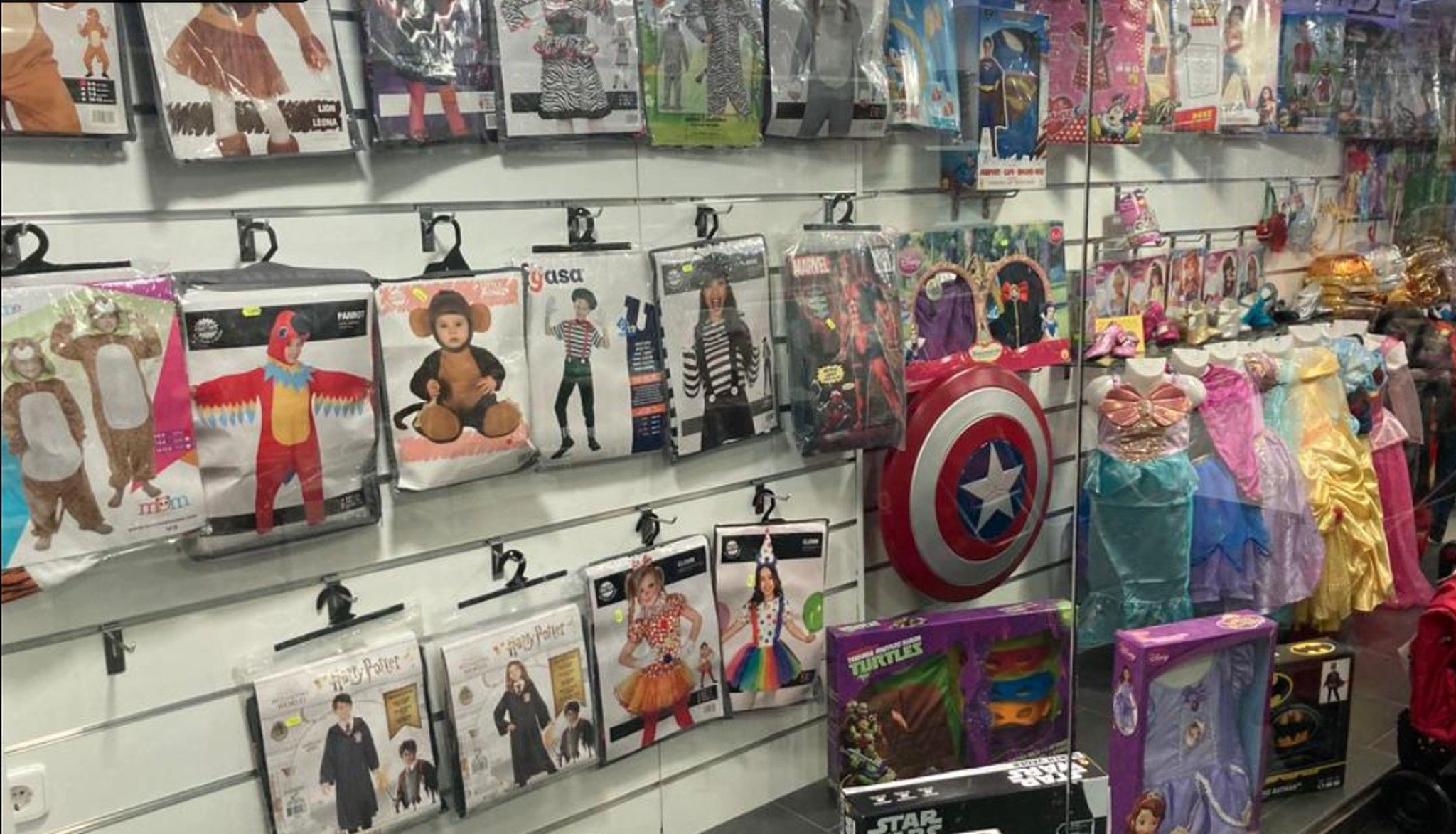 Catálogo especial complementos y accesorios de disfraz